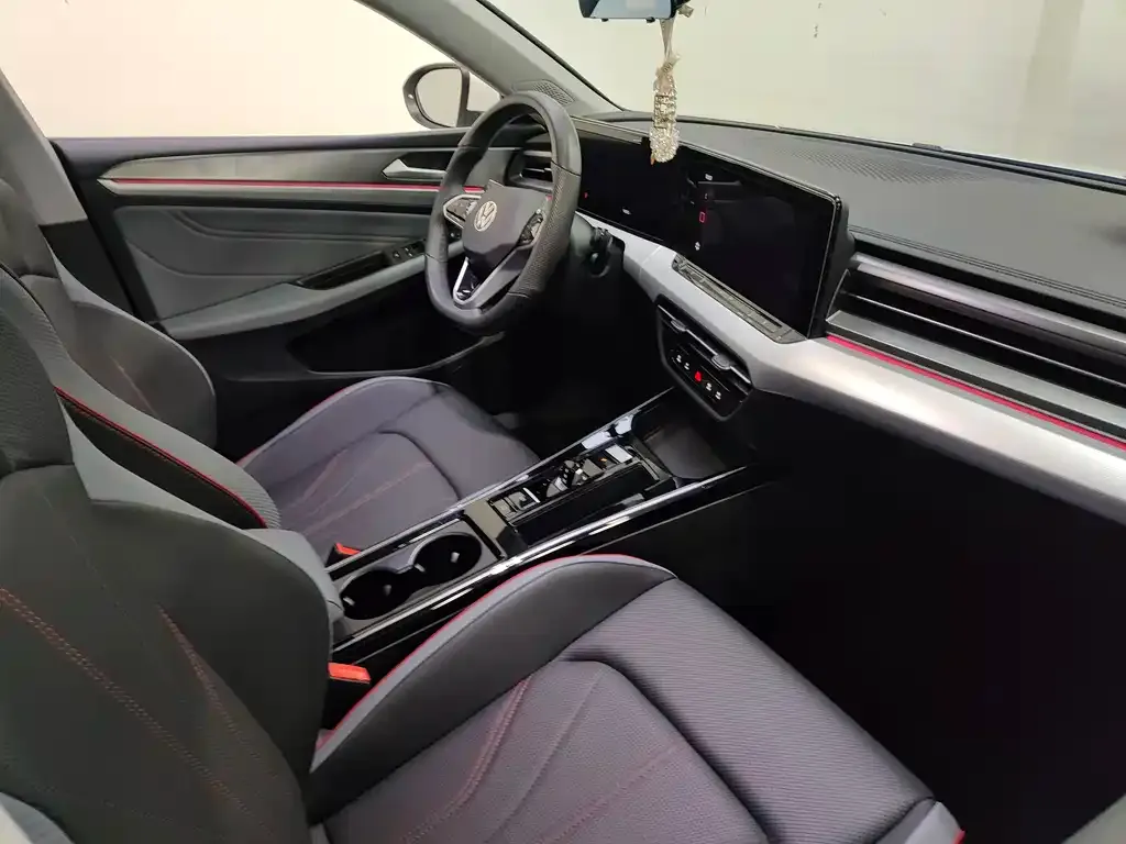 Volkswagen Lamando 2024 из CN, фото 3