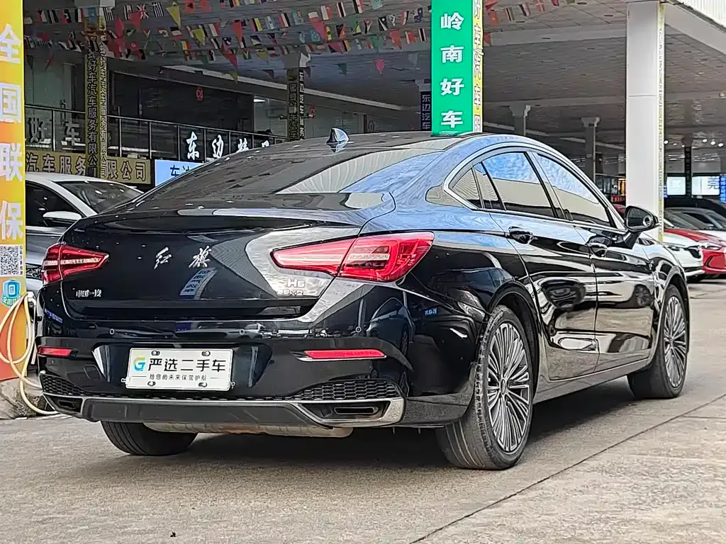 Hongqi H5 — фото 4