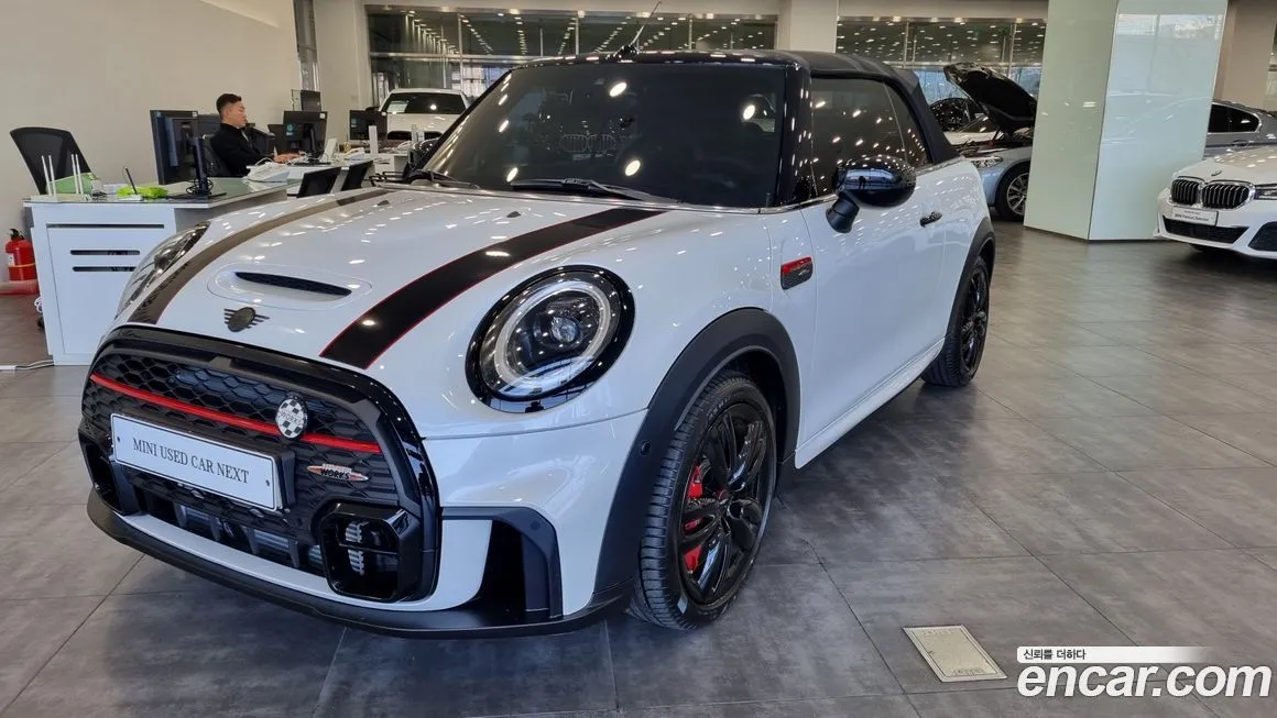 Mini Cooper Convertible 2024 из KR, фото 2