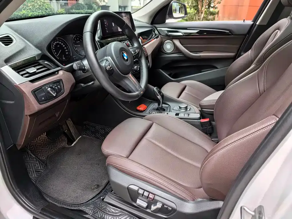 BMW X1 2021 из CN, фото 8
