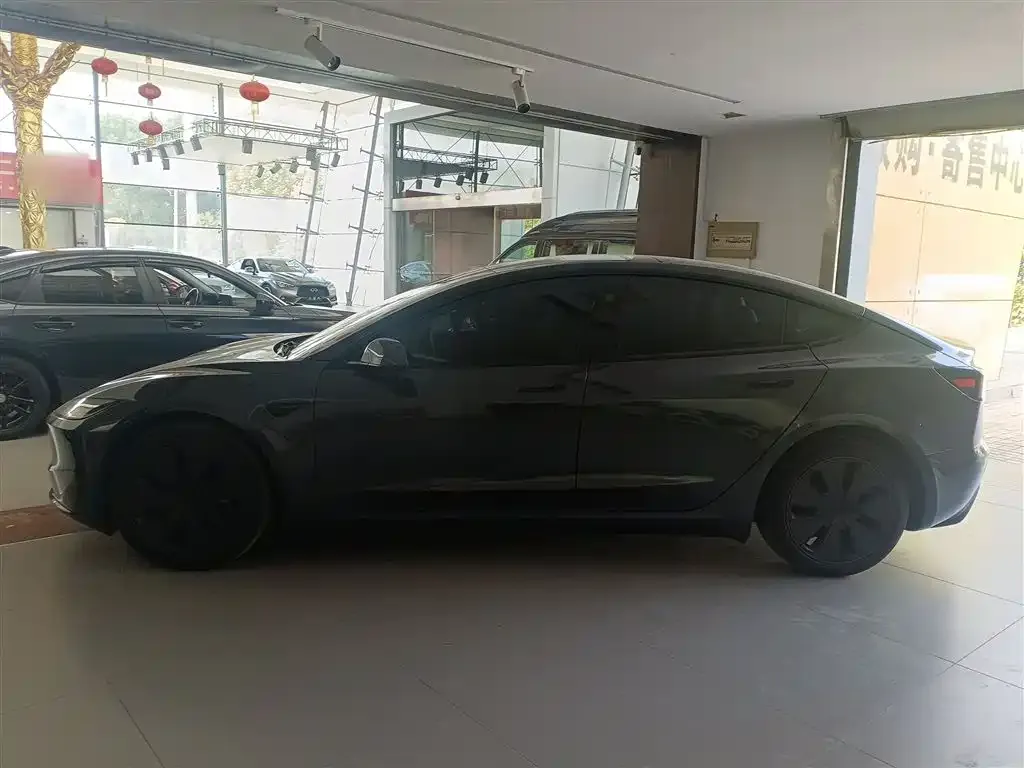 Tesla Model 3 — фото 5