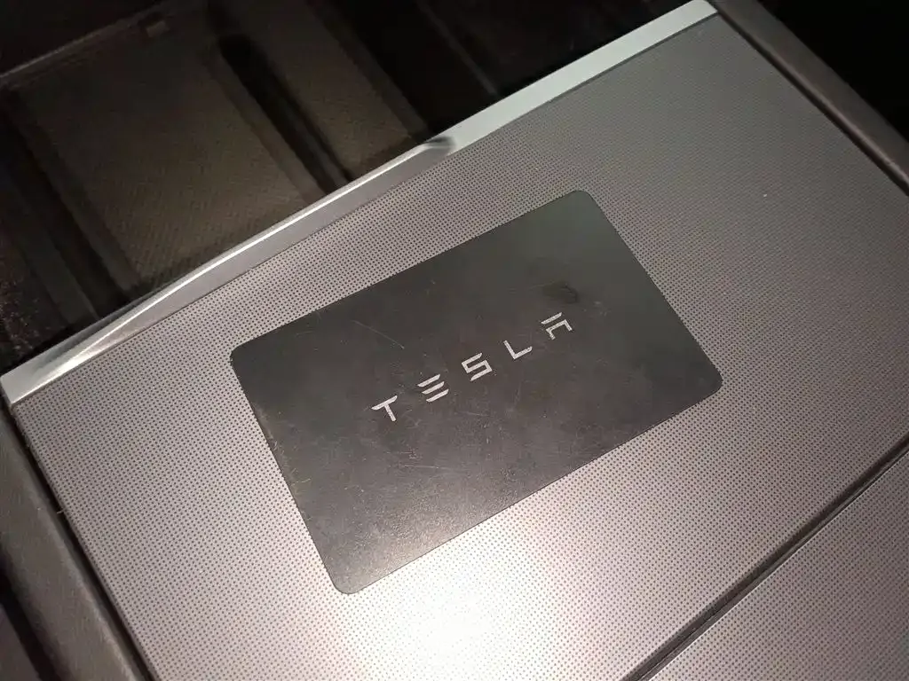 Tesla Model 3 — фото 9