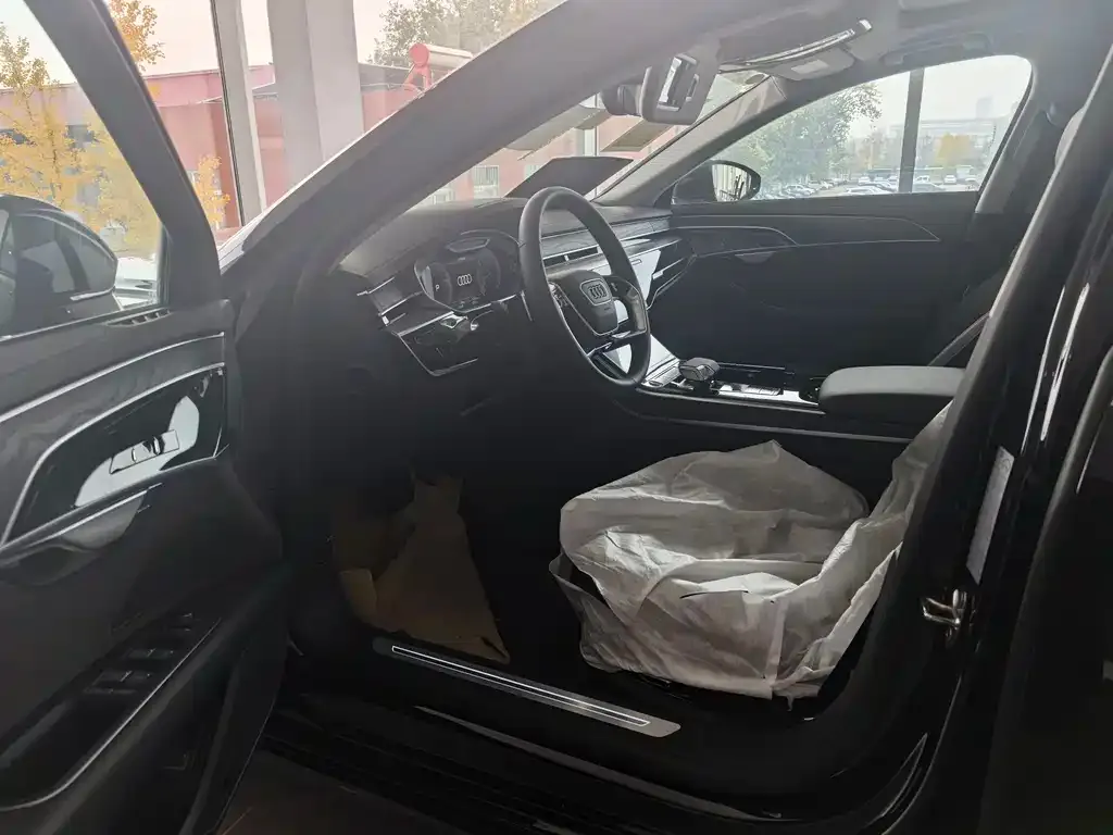 Audi A8 2025 из CN, фото 2
