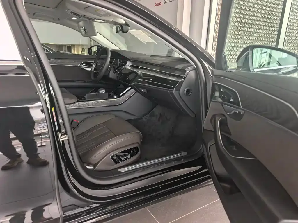 Audi A8 2025 из CN, фото 3