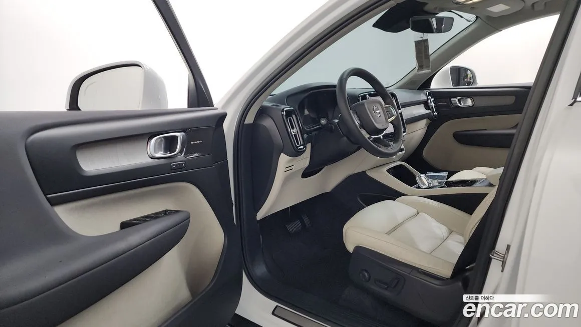 Volvo XC40 2023 из KR, фото 10