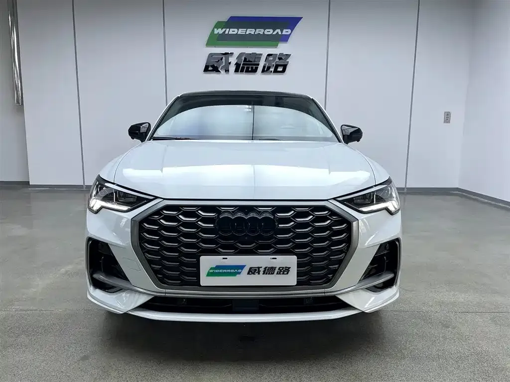 Audi Q3 Sportback 2024 из CN, фото 2