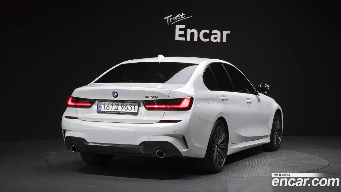 BMW 3-Series 2022 из KR, фото 2