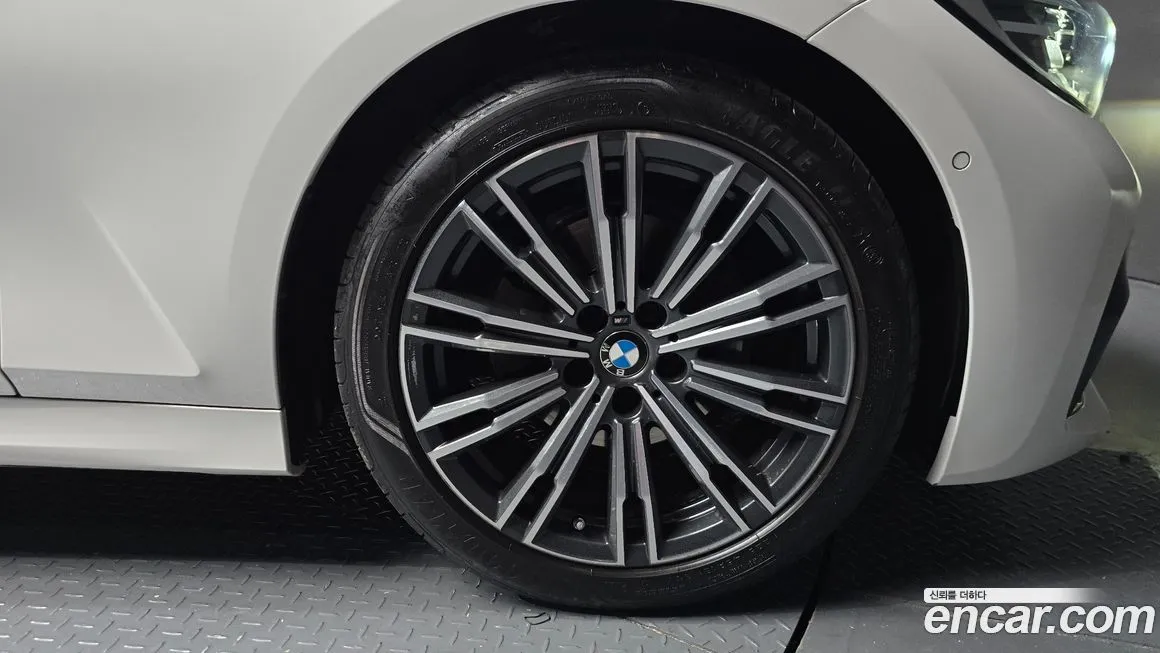 BMW 3-Series 2022 из KR, фото 5