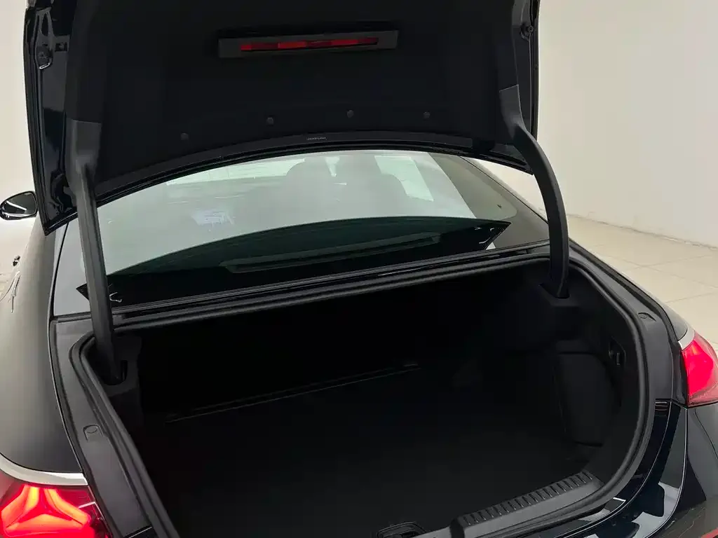 Mercedes-Benz E-Class 2025 из CN, фото 10