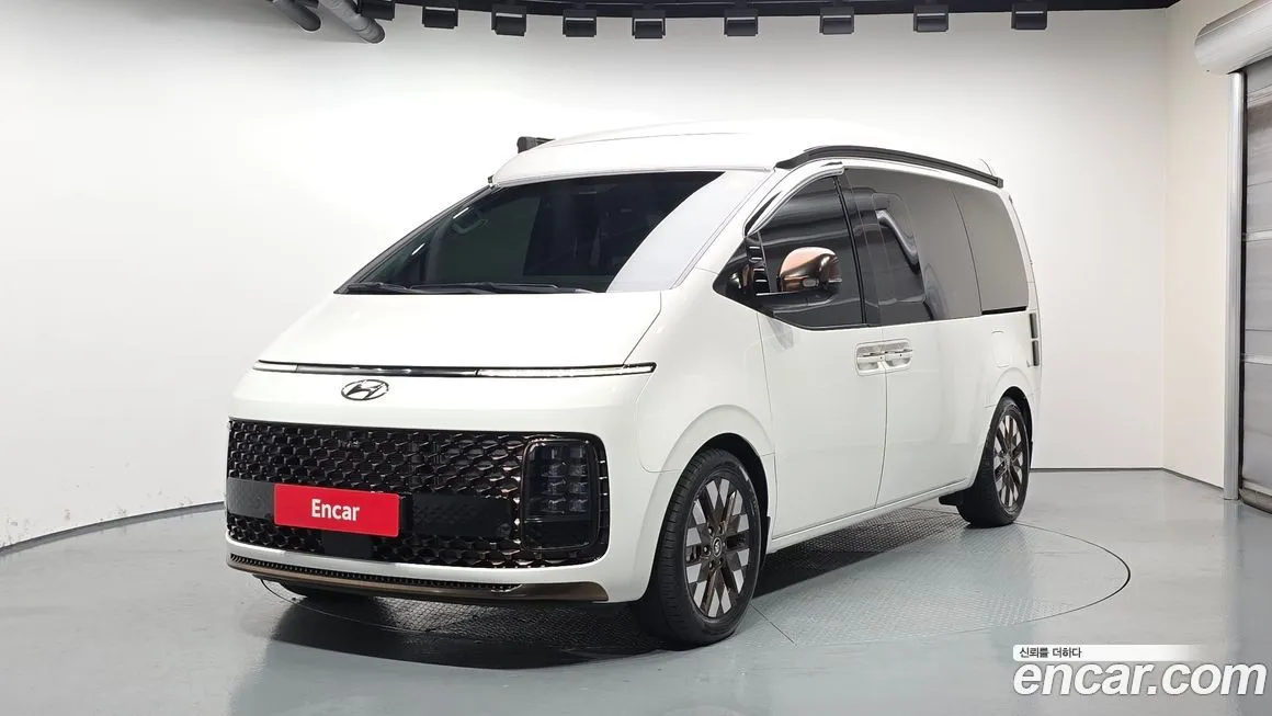 Hyundai Staria