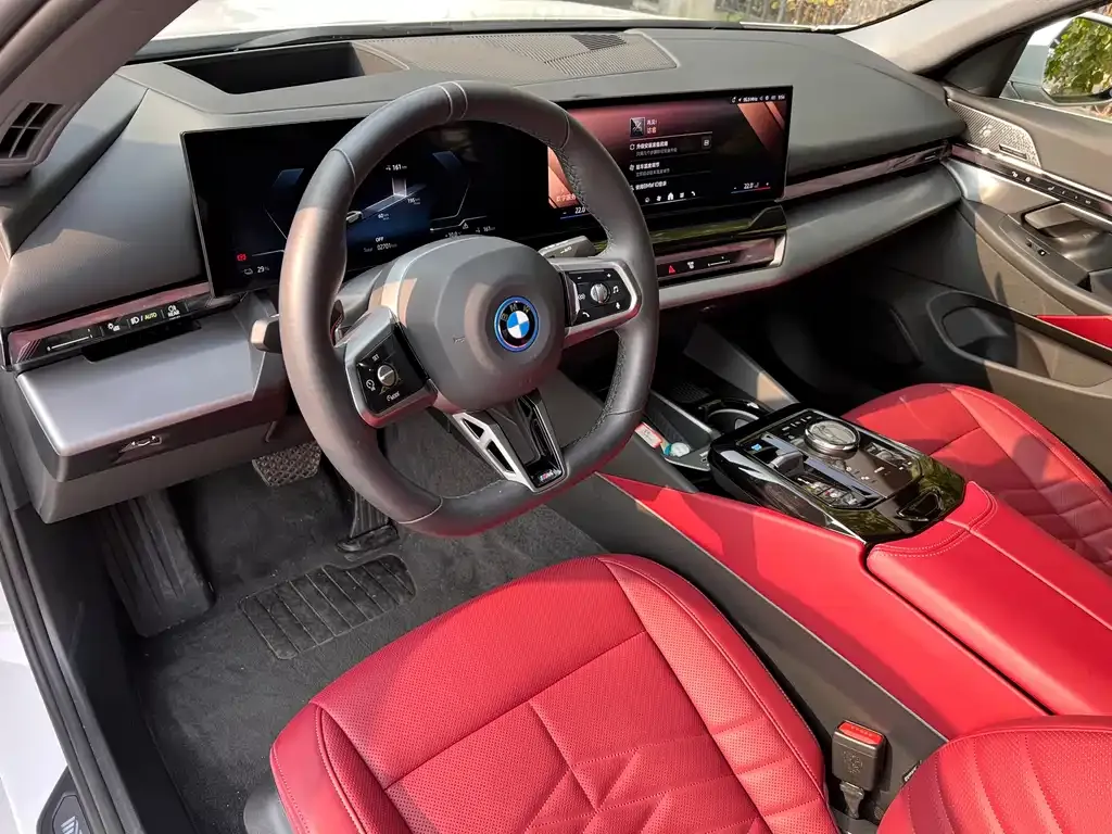 BMW i5 — фото 10