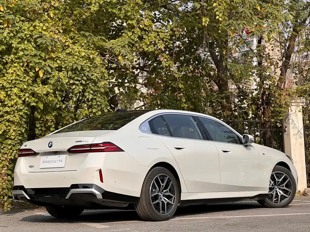 BMW i5 — фото 4