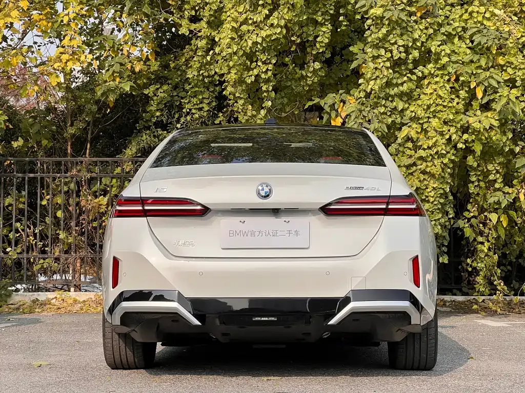 BMW i5 — фото 5