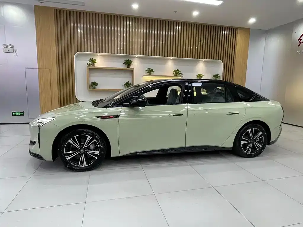 Hongqi EH7 2024 из CN, фото 4
