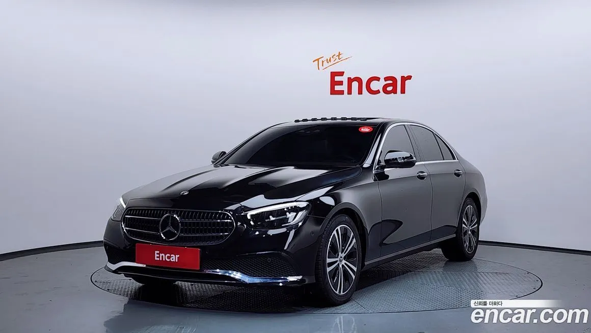 Mercedes-Benz E-Class — фото 1