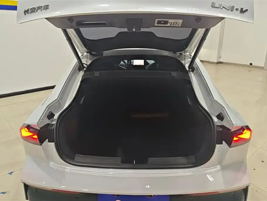 Changan UNI-V 2022 из CN, фото 4