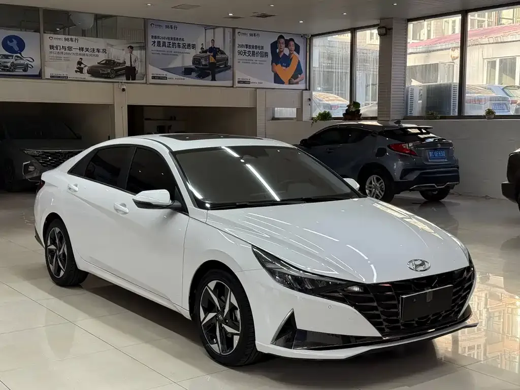 Hyundai Elantra 2023 из CN, фото 3