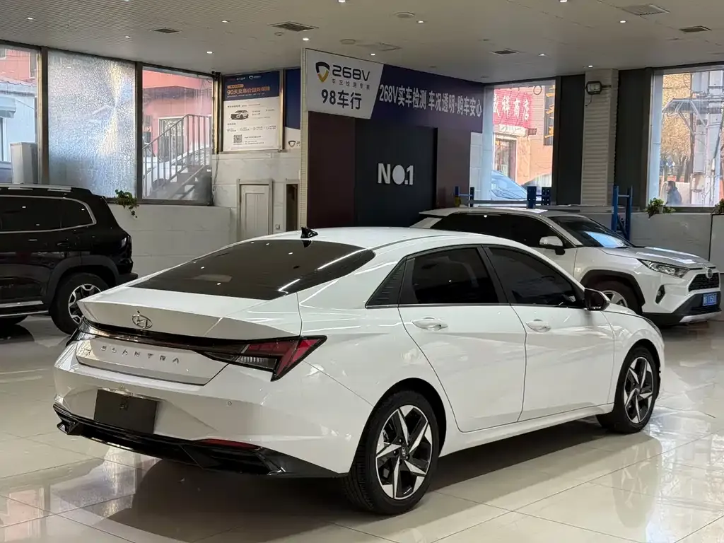 Hyundai Elantra 2023 из CN, фото 4