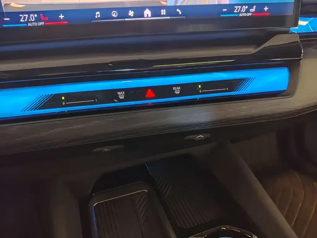 BMW 5 Series 2024 из CN, фото 10