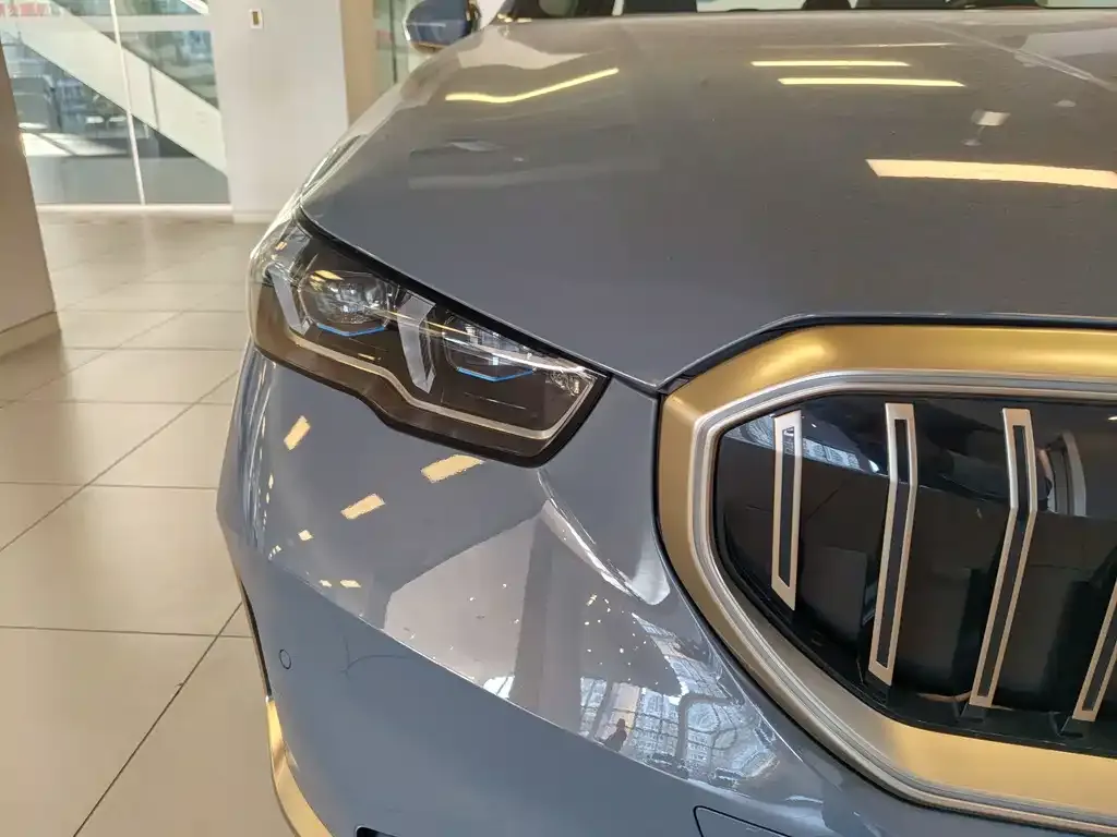 BMW 5 Series 2024 из CN, фото 4