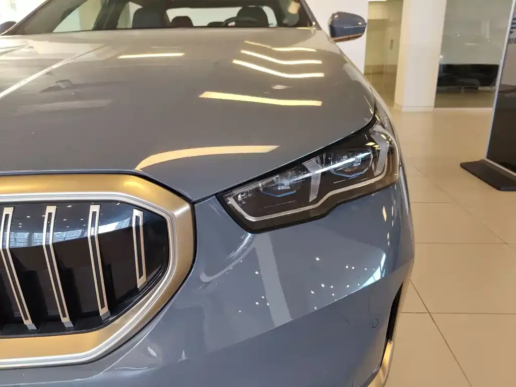 BMW 5 Series 2024 из CN, фото 6