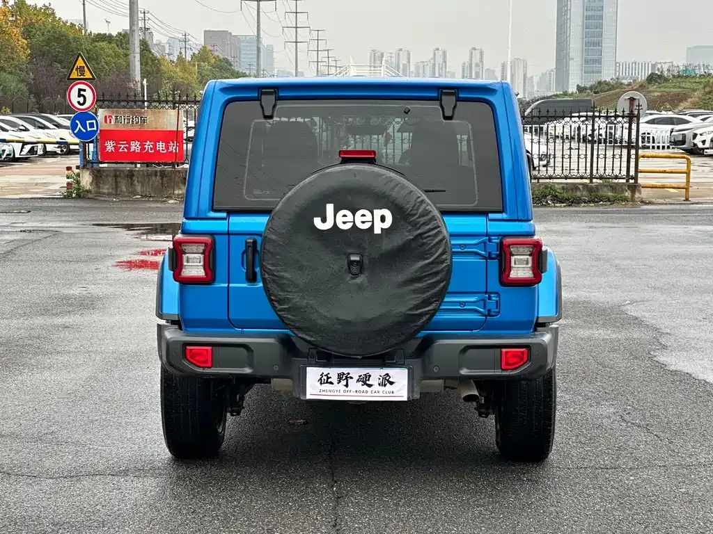 Jeep Wrangler 2023 из CN, фото 10