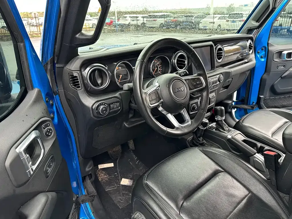 Jeep Wrangler 2023 из CN, фото 4