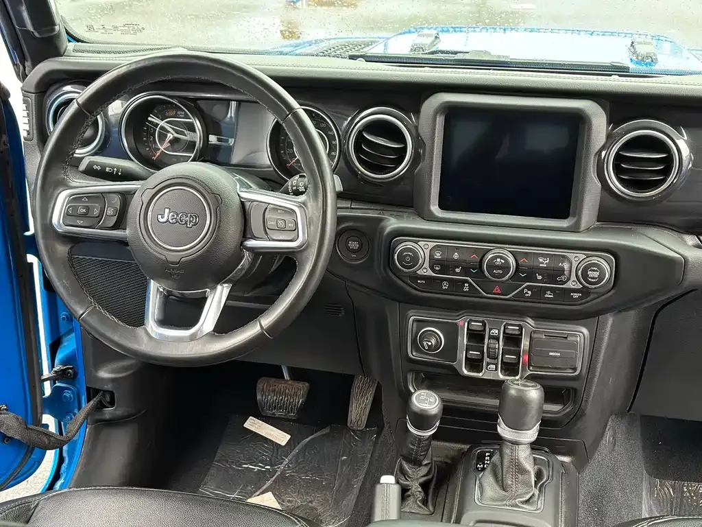 Jeep Wrangler 2023 из CN, фото 6
