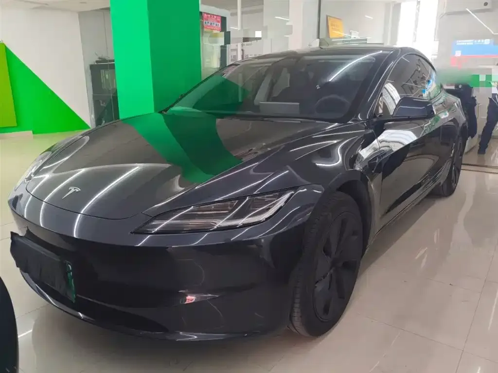 Tesla Model 3 — фото 2