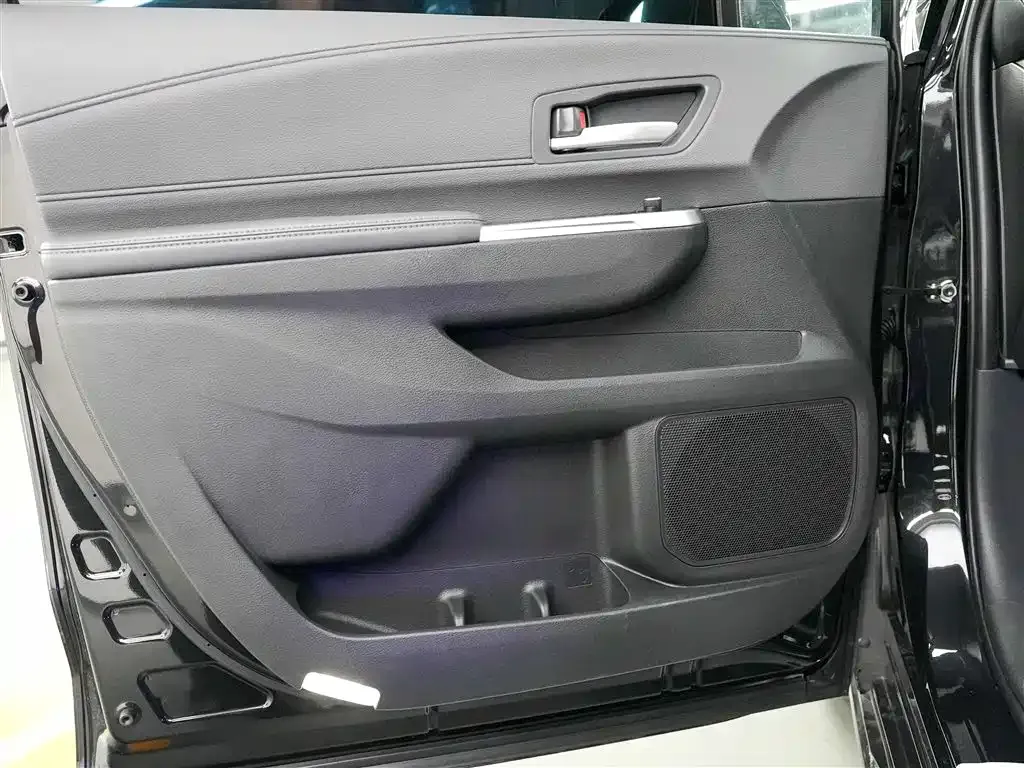 Toyota Sienna 2025 из CN, фото 9