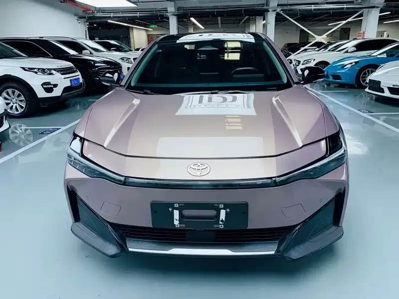 Toyota bZ3 2023 из CN, фото 2