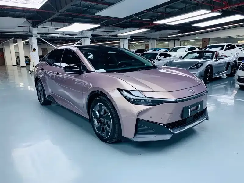 Toyota bZ3 2023 из CN, фото 3