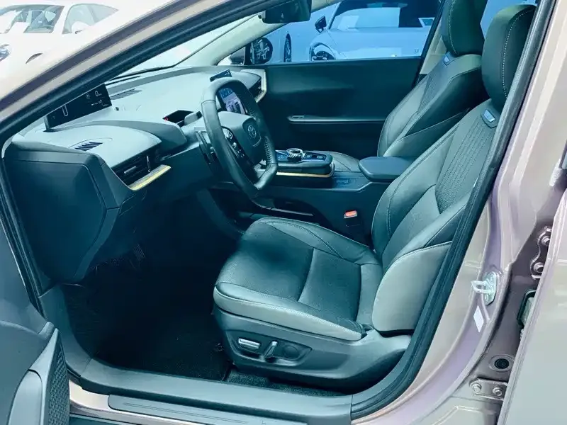 Toyota bZ3 2023 из CN, фото 9