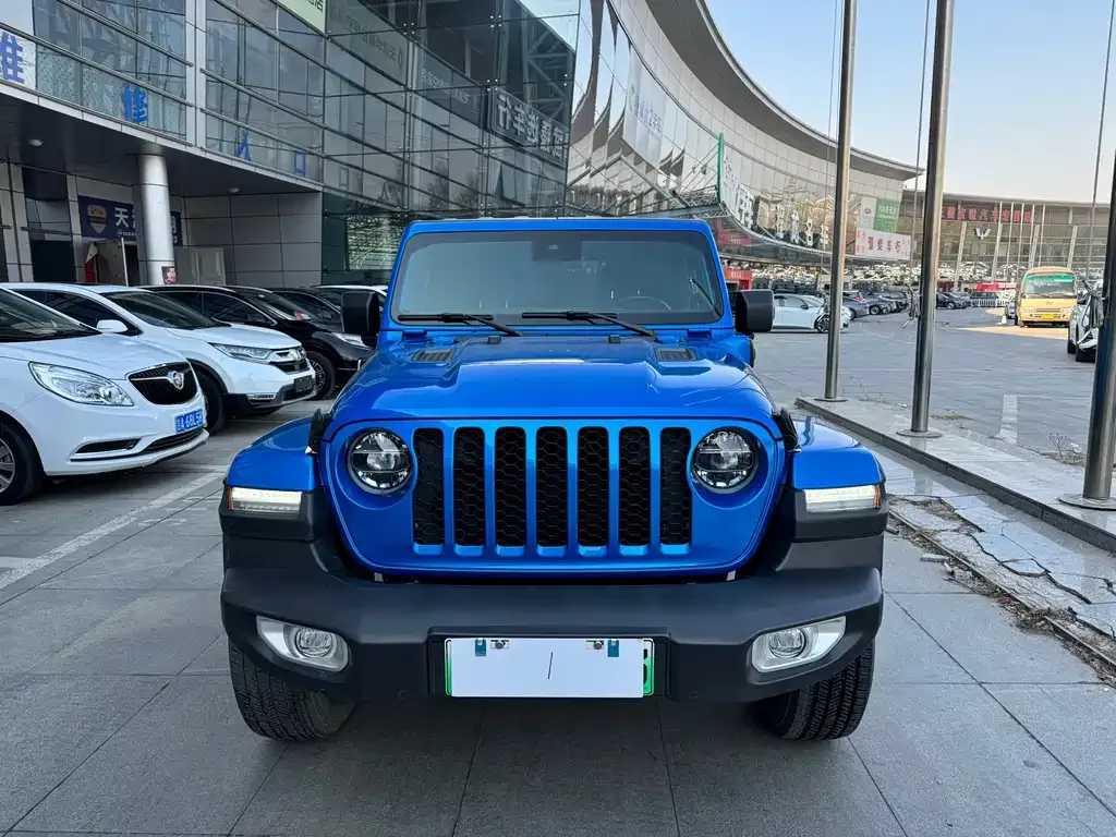 Jeep Wrangler PHEV 2022 из CN, фото 2