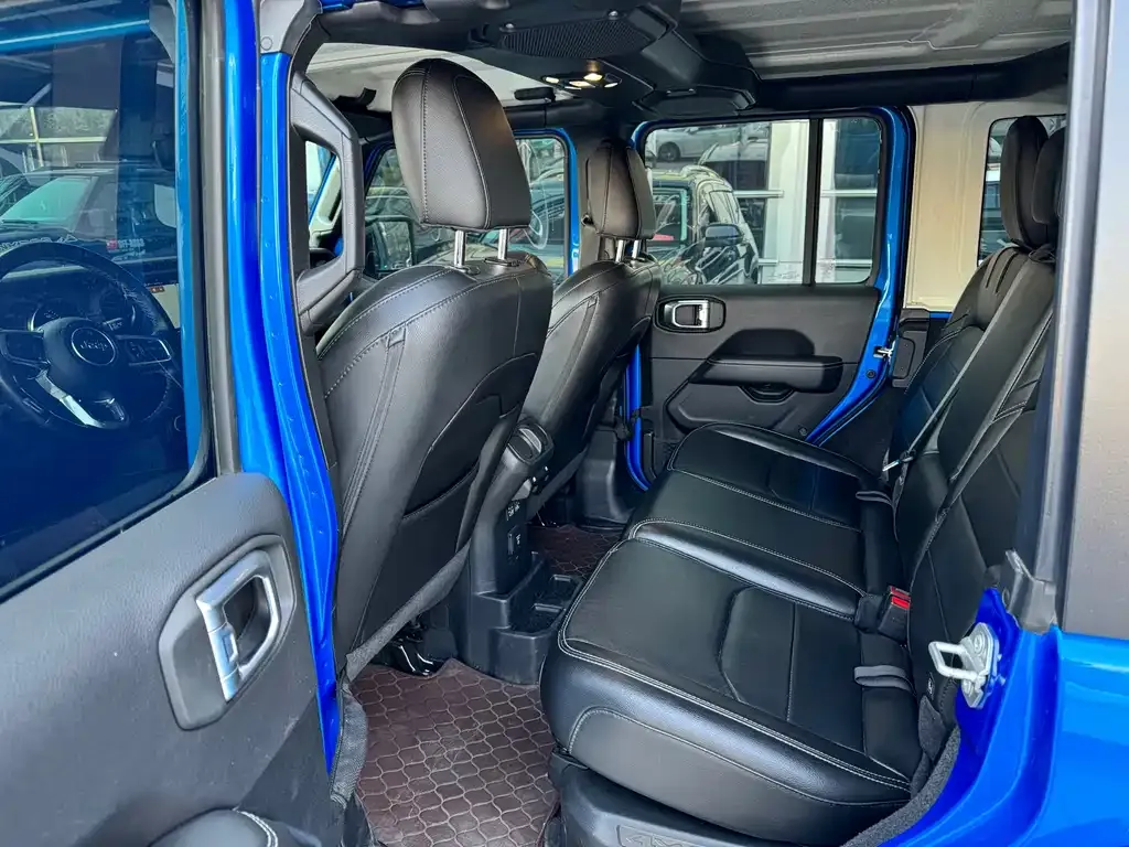 Jeep Wrangler PHEV 2022 из CN, фото 5