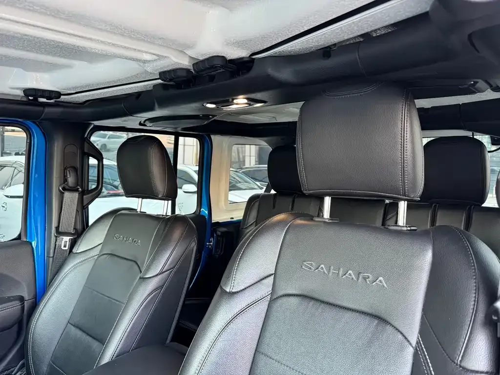 Jeep Wrangler PHEV 2022 из CN, фото 8