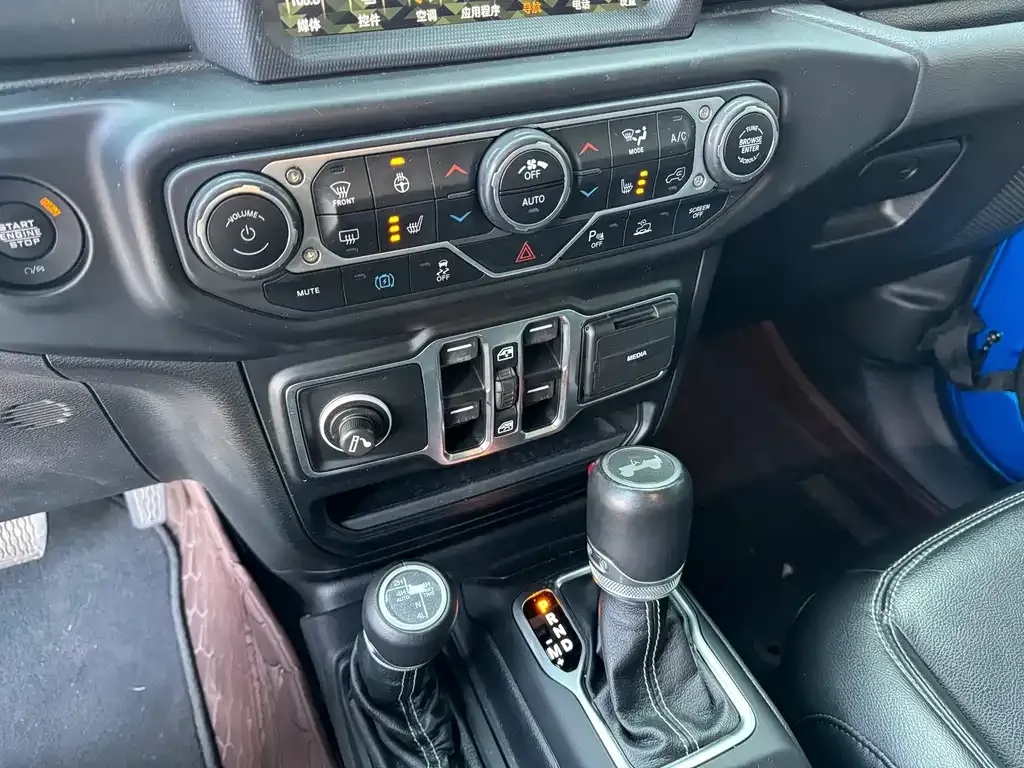 Jeep Wrangler PHEV 2022 из CN, фото 9