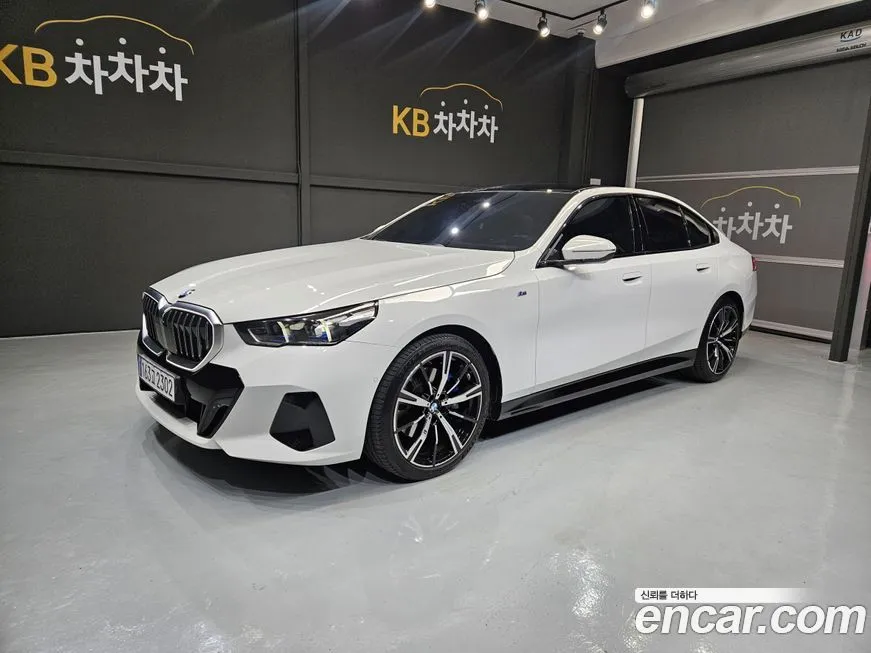 BMW 5-Series 2024 из KR, фото 1