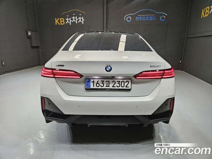 BMW 5-Series 2024 из KR, фото 4