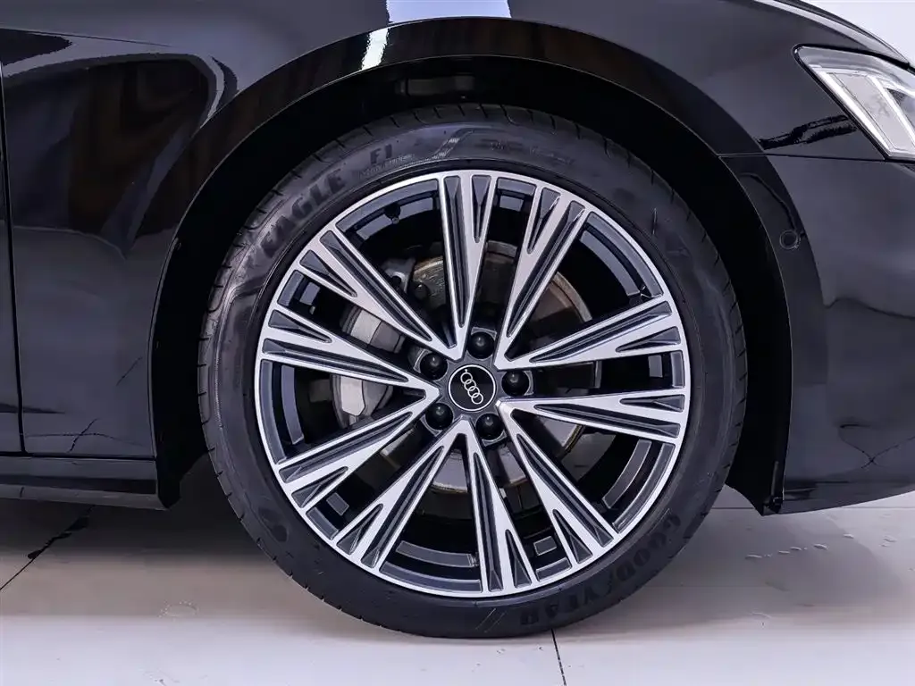 Audi A6L 2024 из CN, фото 6
