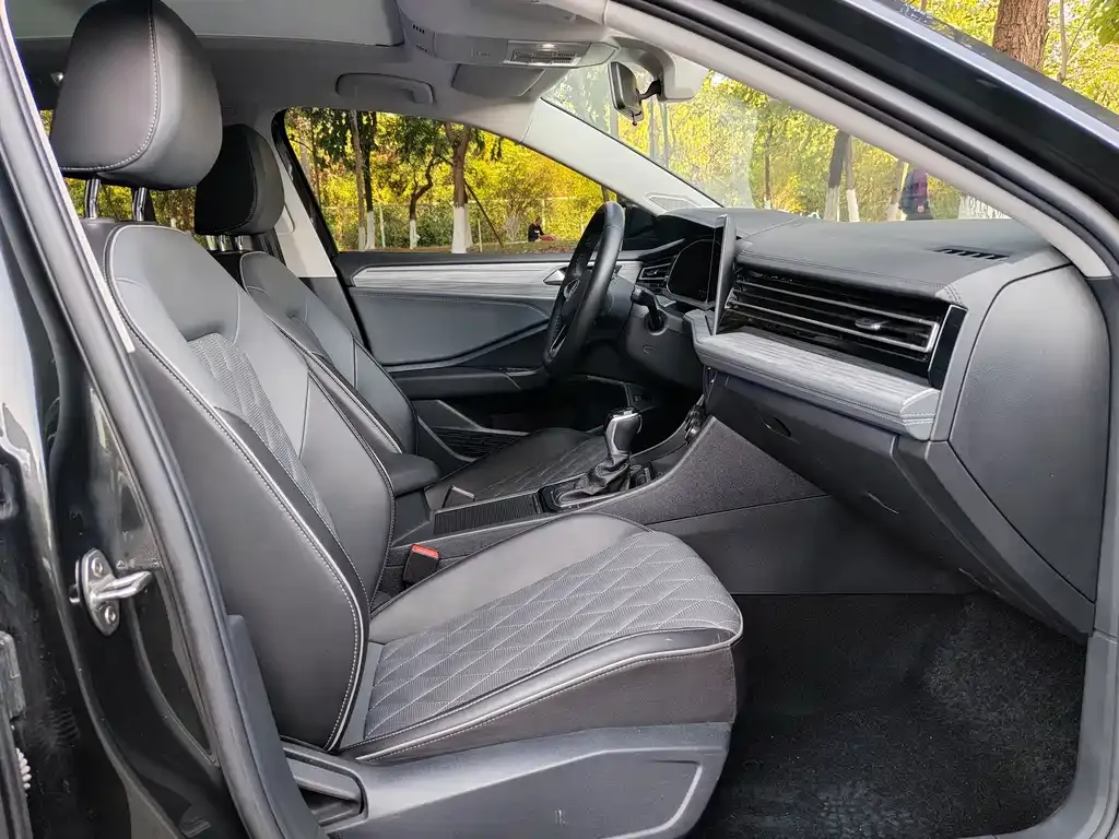 Volkswagen Sagitar 2023 из CN, фото 5