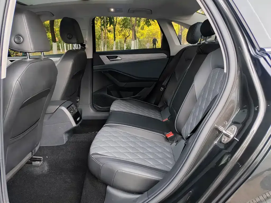 Volkswagen Sagitar 2023 из CN, фото 6