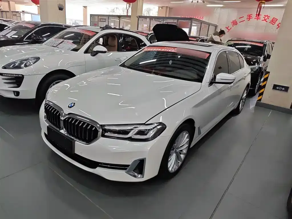 BMW 5 Series — фото 1