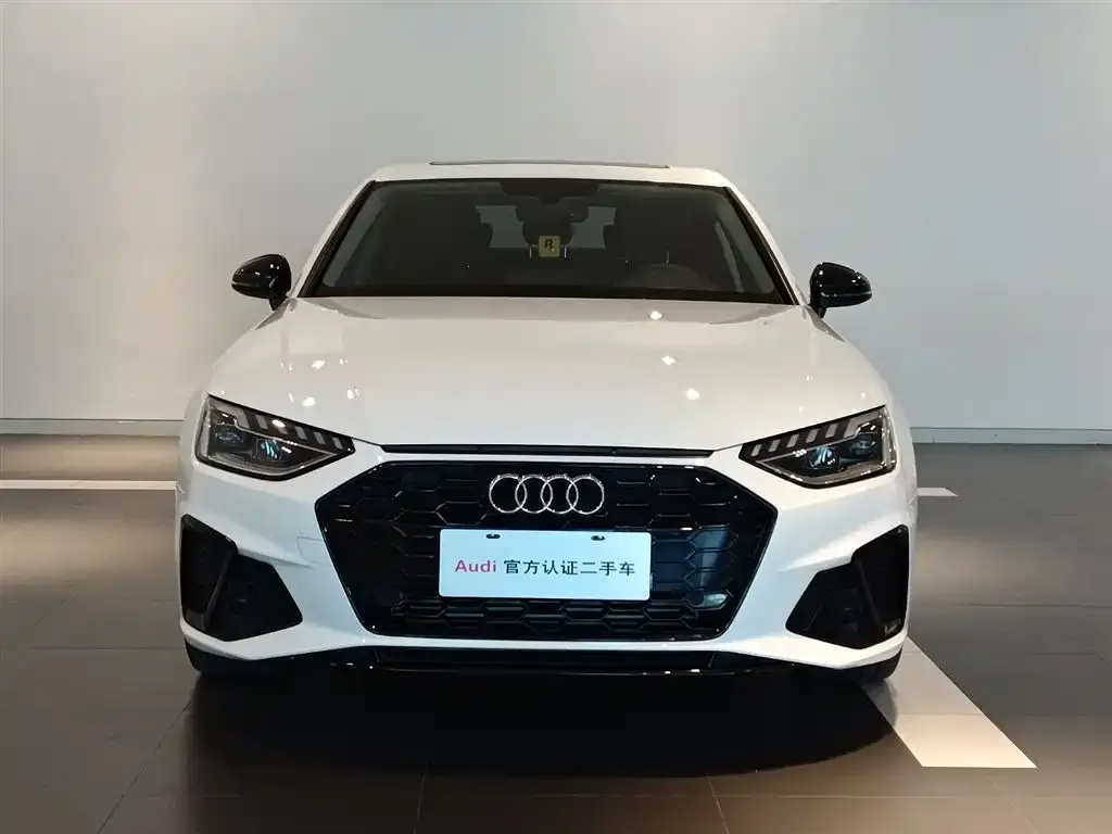 Audi A4L 2022 из CN, фото 2
