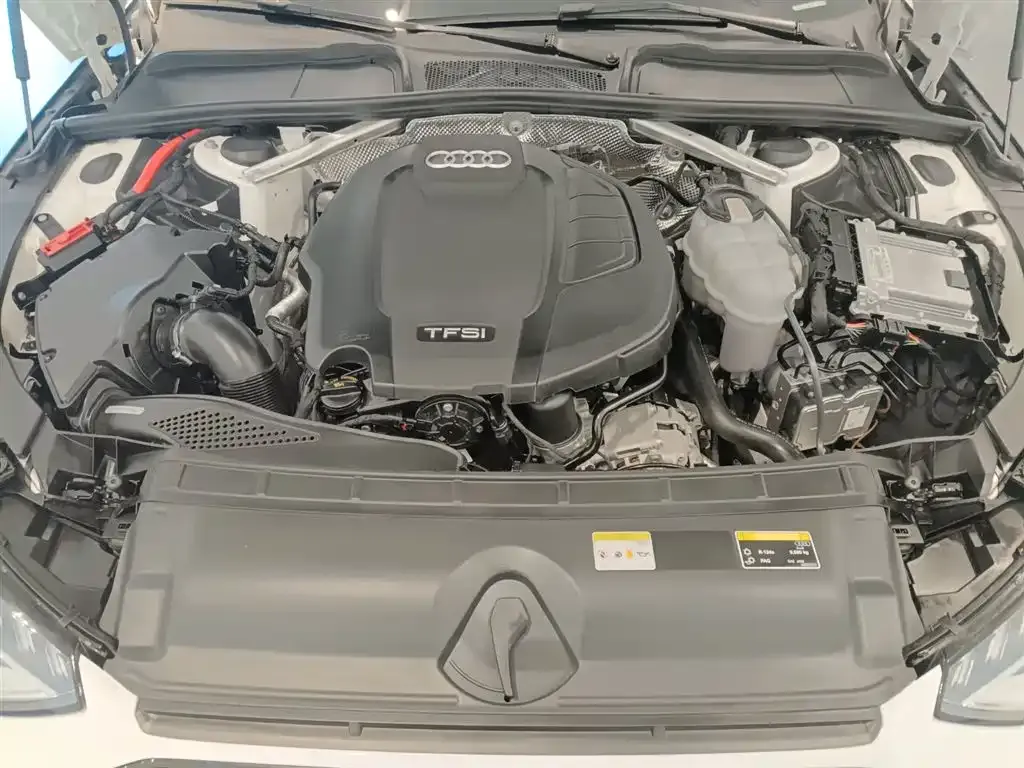 Audi A4L 2022 из CN, фото 8