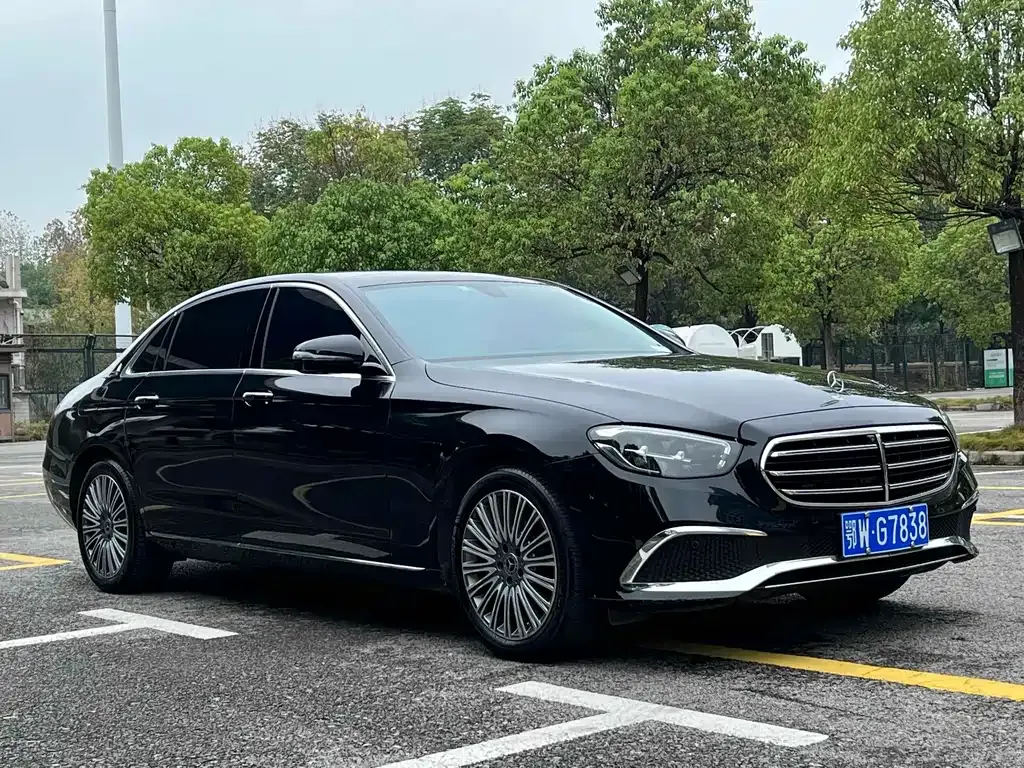 Mercedes-Benz E-Class — фото 3