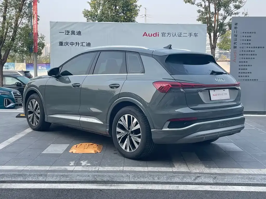 Audi Q4 e-tron — фото 6