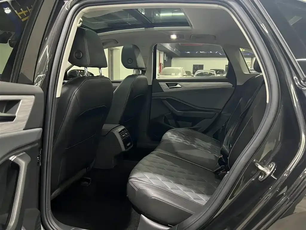 Volkswagen Sagitar 2022 из CN, фото 10