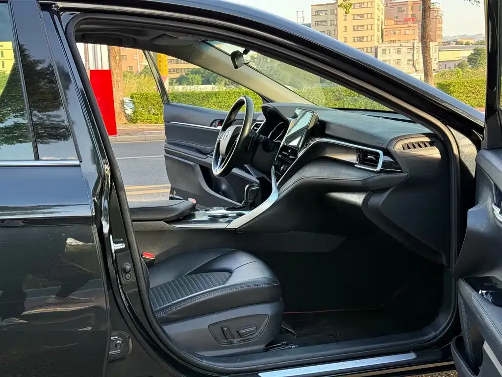 Toyota Camry 2022 из CN, фото 8