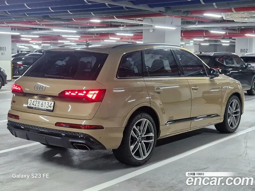 Audi Q7 — фото 2
